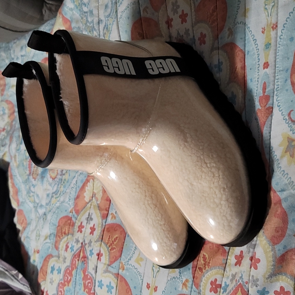 BN UGG boots size 9